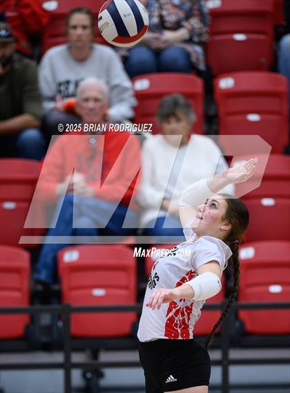 Thumbnail 2 in Westside vs. Hall (AAA 4A East Regional Round 1) photogallery.