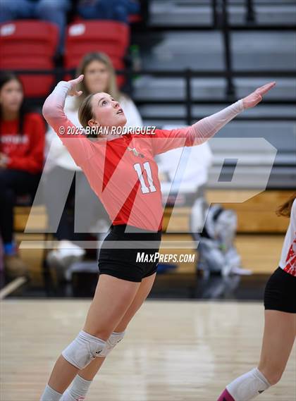 Thumbnail 2 in Westside vs. Hall (AAA 4A East Regional Round 1) photogallery.