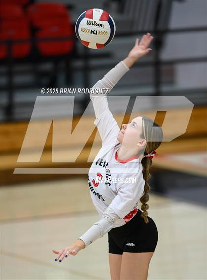 Thumbnail 1 in Westside vs. Hall (AAA 4A East Regional Round 1) photogallery.