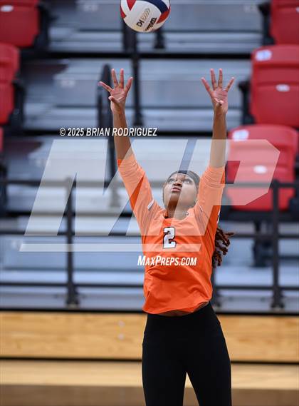 Thumbnail 3 in Westside vs. Hall (AAA 4A East Regional Round 1) photogallery.