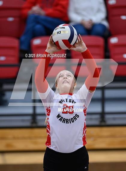 Thumbnail 3 in Westside vs. Hall (AAA 4A East Regional Round 1) photogallery.