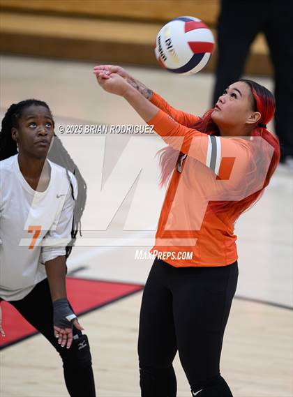 Thumbnail 2 in Westside vs. Hall (AAA 4A East Regional Round 1) photogallery.
