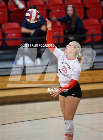 Thumbnail 2 in Westside vs. Hall (AAA 4A East Regional Round 1) photogallery.