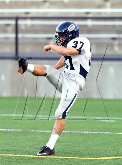 Thumbnail 2 in Central Catholic vs. Skyview photogallery.