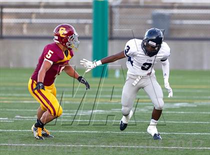 Thumbnail 3 in Central Catholic vs. Skyview photogallery.