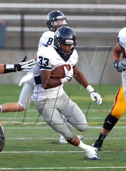 Thumbnail 3 in Central Catholic vs. Skyview photogallery.
