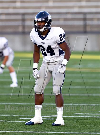 Thumbnail 3 in Central Catholic vs. Skyview photogallery.