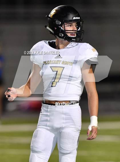 Thumbnail 2 in Krum vs Pleasant Grove photogallery.