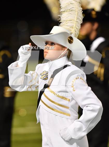 Thumbnail 2 in Krum vs Pleasant Grove photogallery.