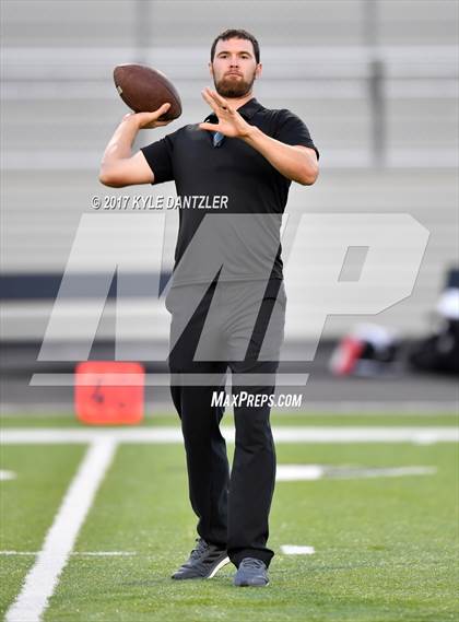 Thumbnail 3 in Krum vs Pleasant Grove photogallery.