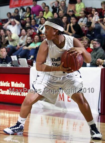Thumbnail 1 in St. Ignatius vs. Valley Christian (CIF CCS D3 Final) photogallery.