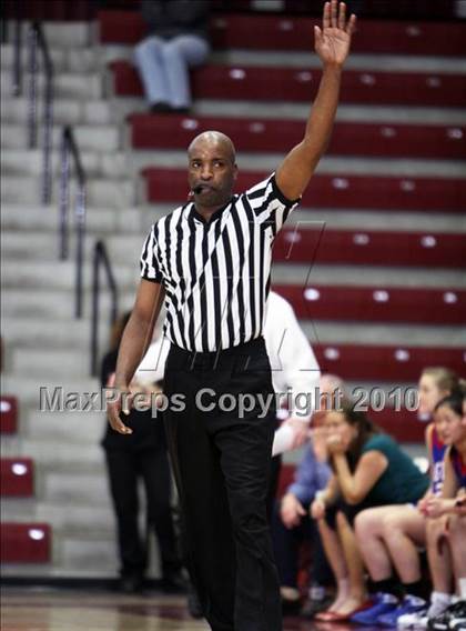 Thumbnail 3 in St. Ignatius vs. Valley Christian (CIF CCS D3 Final) photogallery.