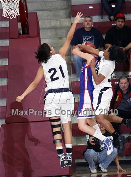 Thumbnail 3 in St. Ignatius vs. Valley Christian (CIF CCS D3 Final) photogallery.