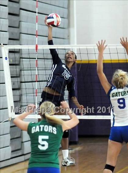 Thumbnail 3 in Marymount vs. Green Valley (Durango Fall Classic) photogallery.