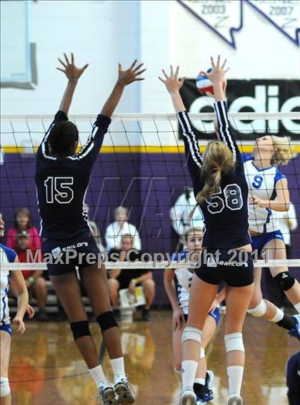 Thumbnail 3 in Marymount vs. Green Valley (Durango Fall Classic) photogallery.