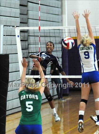 Thumbnail 1 in Marymount vs. Green Valley (Durango Fall Classic) photogallery.