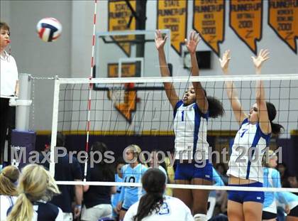 Thumbnail 3 in Marymount vs. Green Valley (Durango Fall Classic) photogallery.