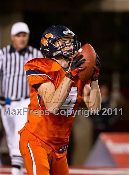 Thumbnail 1 in Highland vs. Mountain Crest (UHSAA 4A Final) photogallery.