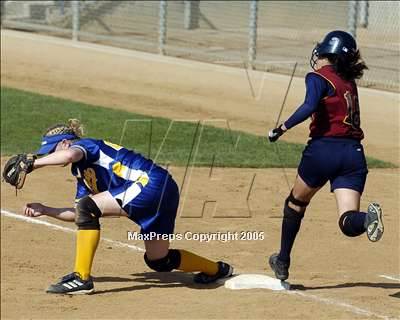 Thumbnail 2 in Cantwell-Sacred Heart vs. Valley Christ. Acad. (D7 Sec. Final) photogallery.