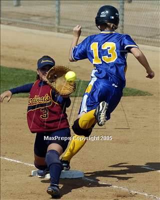 Thumbnail 2 in Cantwell-Sacred Heart vs. Valley Christ. Acad. (D7 Sec. Final) photogallery.