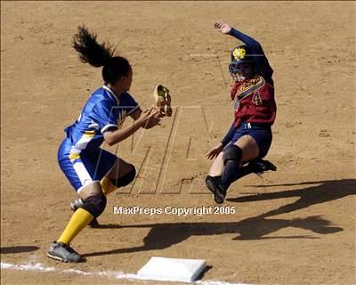 Thumbnail 3 in Cantwell-Sacred Heart vs. Valley Christ. Acad. (D7 Sec. Final) photogallery.