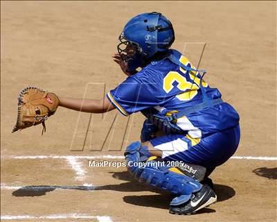 Thumbnail 2 in Cantwell-Sacred Heart vs. Valley Christ. Acad. (D7 Sec. Final) photogallery.