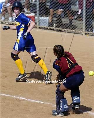 Thumbnail 2 in Cantwell-Sacred Heart vs. Valley Christ. Acad. (D7 Sec. Final) photogallery.