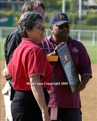 Thumbnail 1 in Cantwell-Sacred Heart vs. Valley Christ. Acad. (D7 Sec. Final) photogallery.
