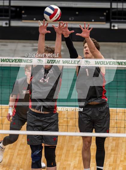 Thumbnail 2 in Bountiful vs. Maple Mountain (UHSAA 5A Semifinal) photogallery.