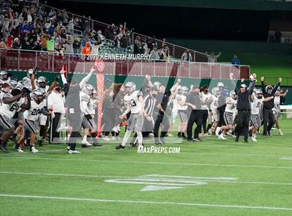 Thumbnail 3 in Guyer vs Arlington (UIL 6A Division 2 Area) photogallery.