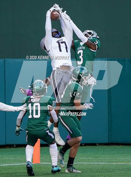 Thumbnail 3 in Guyer vs Arlington (UIL 6A Division 2 Area) photogallery.