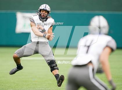 Thumbnail 1 in Guyer vs Arlington (UIL 6A Division 2 Area) photogallery.