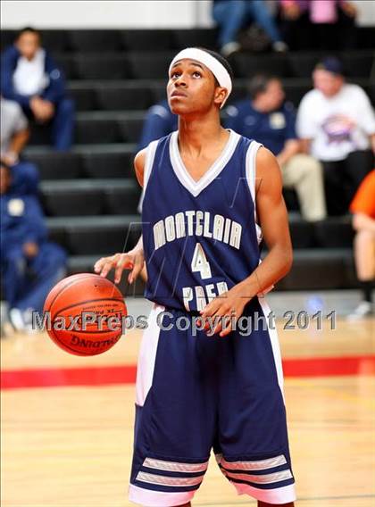 Thumbnail 3 in Montclair Prep @ Chaminade (War on the Floor Extravaganza) photogallery.