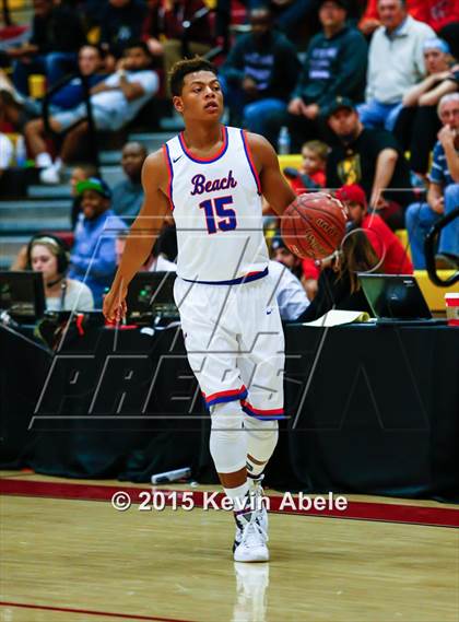 Thumbnail 3 in Simeon vs Rainier Beach (Hoophall West Invitational) photogallery.