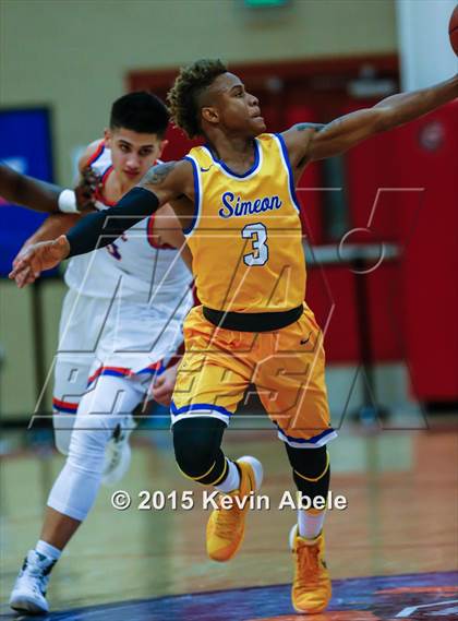 Thumbnail 1 in Simeon vs Rainier Beach (Hoophall West Invitational) photogallery.