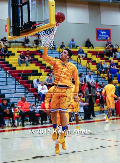 Thumbnail 1 in Simeon vs Rainier Beach (Hoophall West Invitational) photogallery.