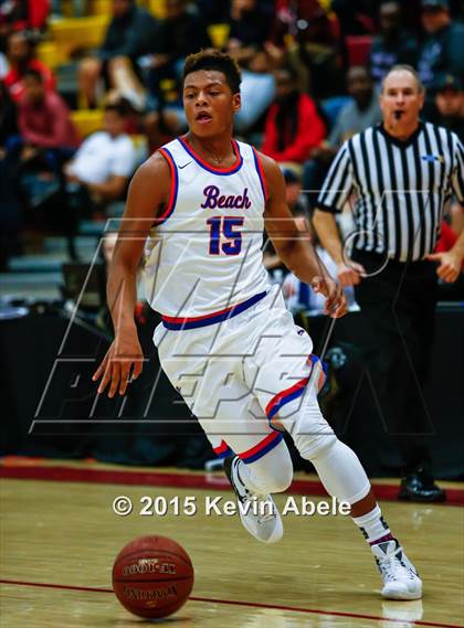 Thumbnail 3 in Simeon vs Rainier Beach (Hoophall West Invitational) photogallery.