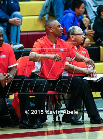 Thumbnail 3 in Simeon vs Rainier Beach (Hoophall West Invitational) photogallery.