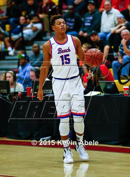 Thumbnail 1 in Simeon vs Rainier Beach (Hoophall West Invitational) photogallery.