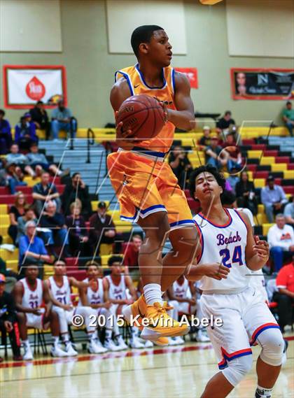 Thumbnail 2 in Simeon vs Rainier Beach (Hoophall West Invitational) photogallery.