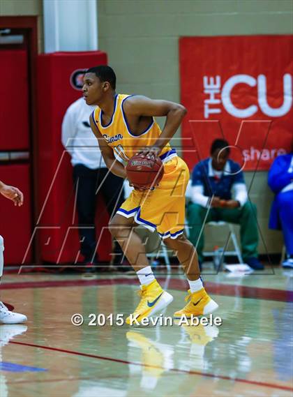 Thumbnail 2 in Simeon vs Rainier Beach (Hoophall West Invitational) photogallery.