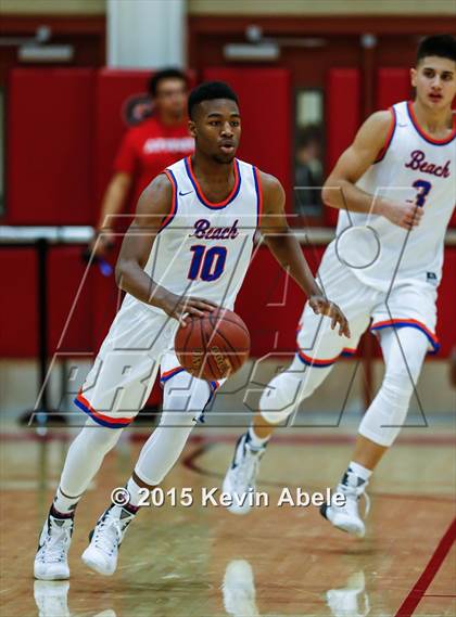 Thumbnail 3 in Simeon vs Rainier Beach (Hoophall West Invitational) photogallery.