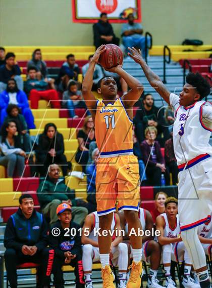 Thumbnail 2 in Simeon vs Rainier Beach (Hoophall West Invitational) photogallery.