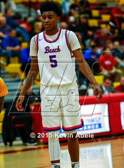 Thumbnail 3 in Simeon vs Rainier Beach (Hoophall West Invitational) photogallery.