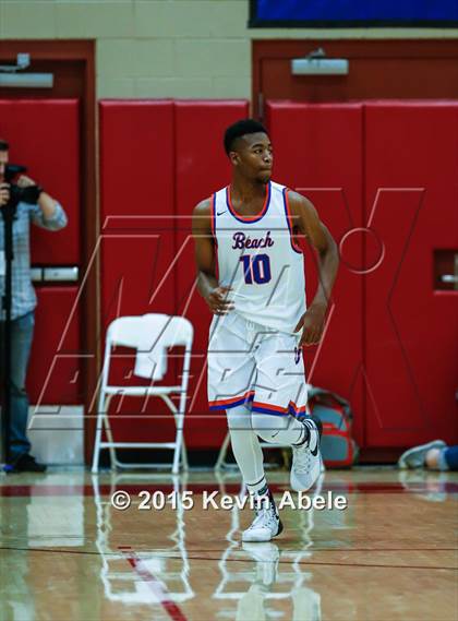 Thumbnail 3 in Simeon vs Rainier Beach (Hoophall West Invitational) photogallery.