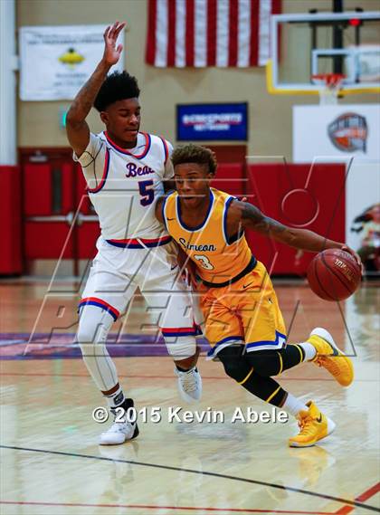 Thumbnail 1 in Simeon vs Rainier Beach (Hoophall West Invitational) photogallery.