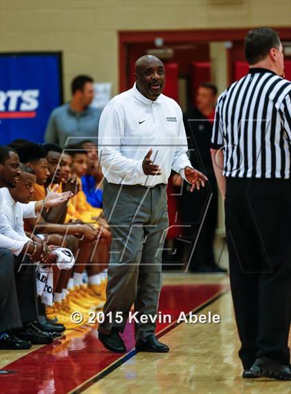 Thumbnail 2 in Simeon vs Rainier Beach (Hoophall West Invitational) photogallery.