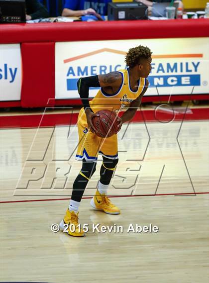 Thumbnail 1 in Simeon vs Rainier Beach (Hoophall West Invitational) photogallery.