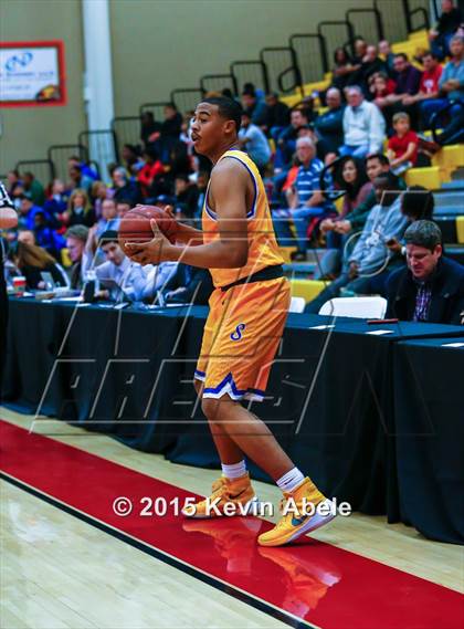 Thumbnail 2 in Simeon vs Rainier Beach (Hoophall West Invitational) photogallery.