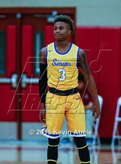 Thumbnail 1 in Simeon vs Rainier Beach (Hoophall West Invitational) photogallery.